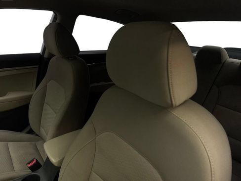 Used 2019 Hyundai Elantra SE FWD image 14