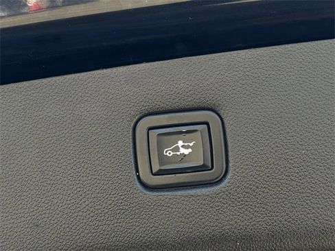 Certified 2020 Chevrolet Blazer Premier w/ Driver Confidence II Package image 35