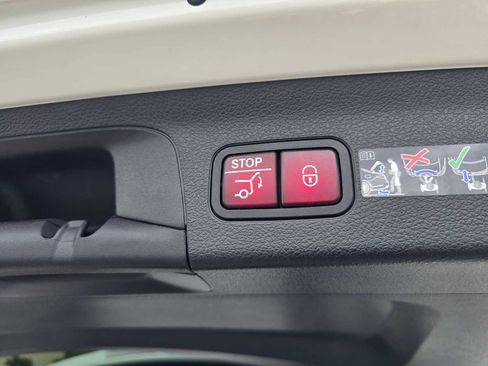 Used 2026 Mercedes-Benz GLS 450 4MATIC image 18
