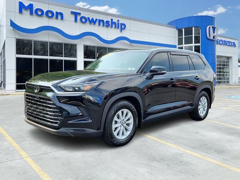 Used 2026 Toyota Grand Highlander AWD Hybrid image 3