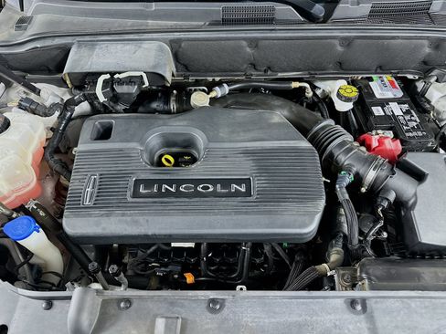Used 2019 Lincoln Nautilus FWD image 13