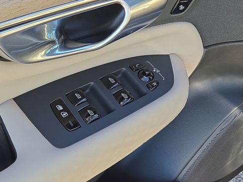 New 2026 Volvo XC90 B6 Ultra image 23