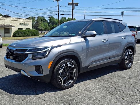 Used 2025 Kia Seltos SX AWD/4WD image 3