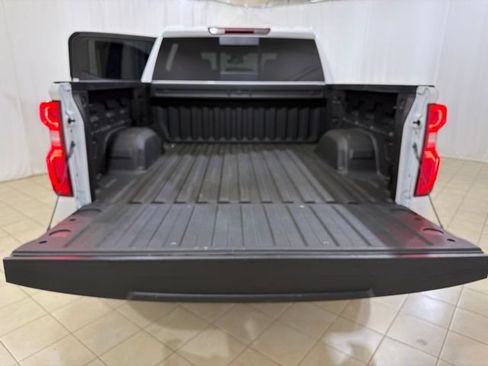 Used 2025 Chevrolet Silverado 1500 LT Trail Boss w/ Convenience Package II AWD/4WD image 22