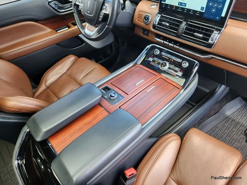 Used 2023 Lincoln Navigator Reserve AWD/4WD image 44
