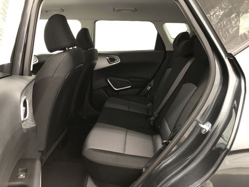 Certified 2023 Kia Soul LX w/ LX Technology Package image 7