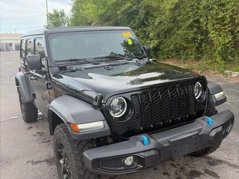 Used 2023 Jeep Wrangler Unlimited w/ Sun & Screen Package image 3