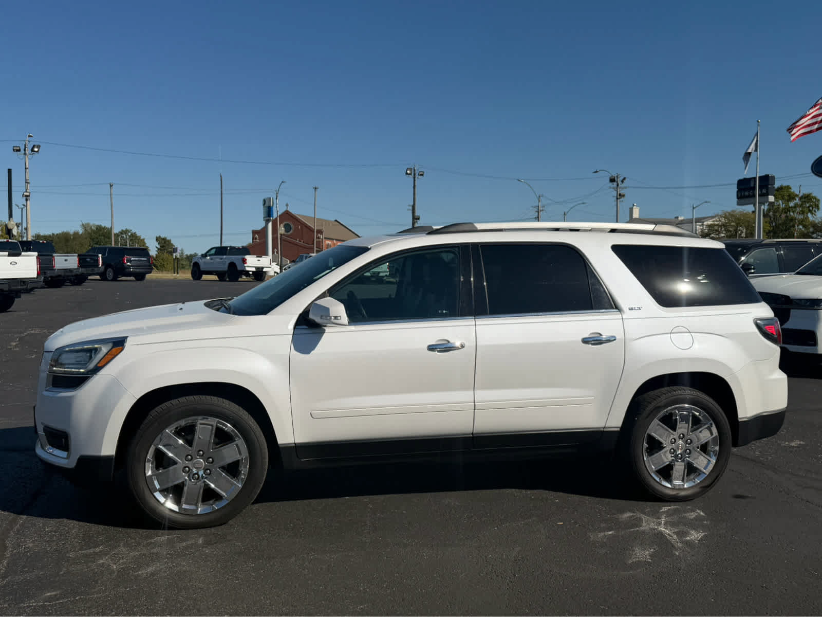 Used 2017 GMC Acadia Limited SLT AWD/4WD image 1