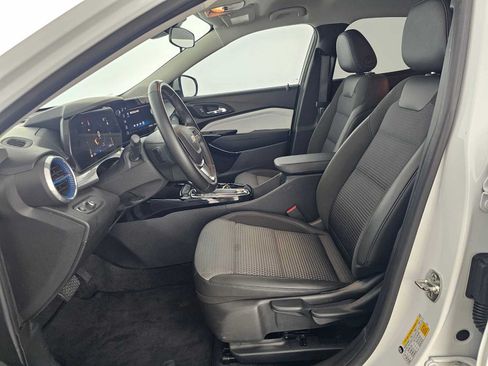 Used 2024 Chevrolet Trax LT w/ Driver Confidence Package FWD image 20
