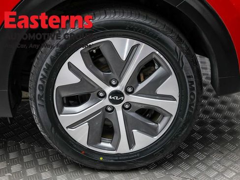 Used 2022 Kia Niro EX w/ Cold Weather Package image 8