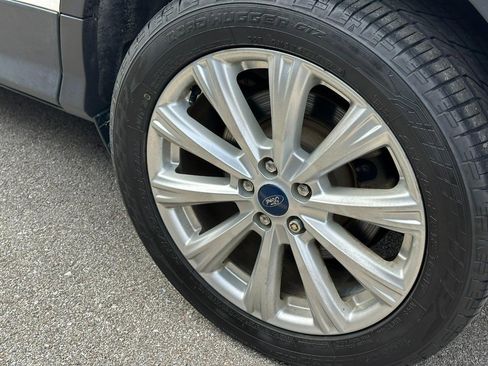 Used 2019 Ford Escape SEL image 11