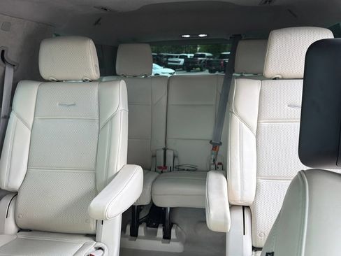Certified 2023 Cadillac Escalade Premium Luxury Platinum AWD/4WD image 11