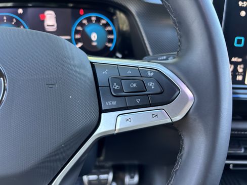 Certified 2025 Volkswagen Atlas Cross Sport SEL Premium R-Line image 26