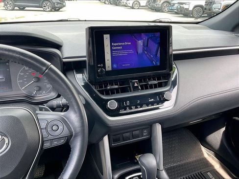 Used 2023 Toyota Corolla Cross AWD Hybrid image 17