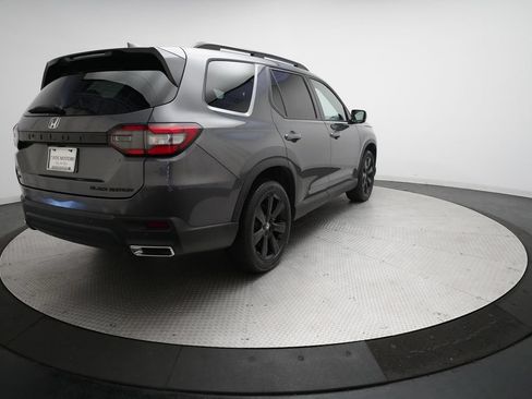 Used 2025 Honda Pilot Black Edition image 37