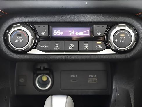 Used 2023 Nissan Versa SR w/ Trunk Package image 27