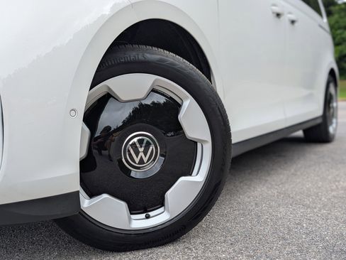 Used 2025 Volkswagen ID. Buzz Pro S RWD image 35