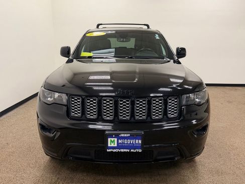 Used 2020 Jeep Grand Cherokee Altitude image 10