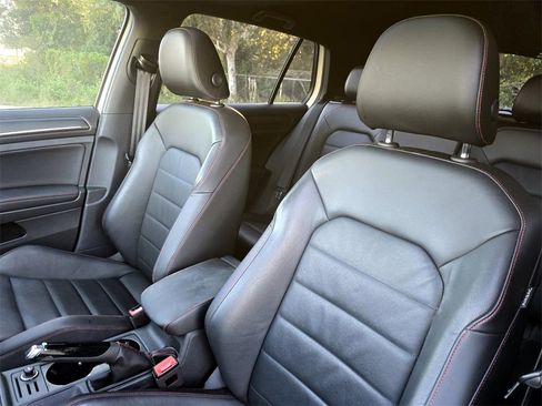 Used 2019 Volkswagen GTI SE image 21