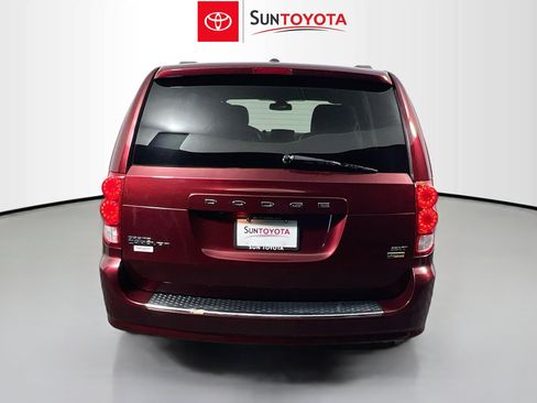 Used 2018 Dodge Grand Caravan SXT image 5
