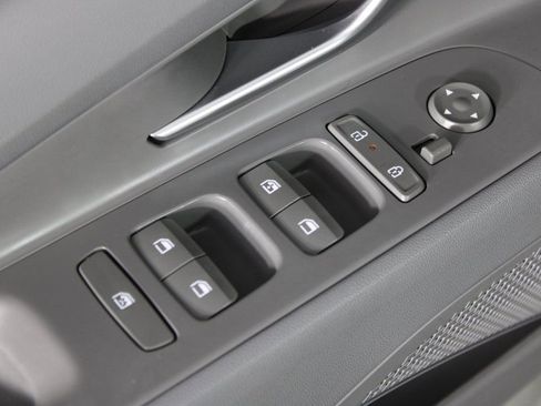 Certified 2025 Hyundai Elantra SEL image 21