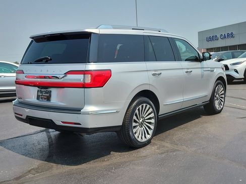 Used 2019 Lincoln Navigator Reserve AWD/4WD image 4