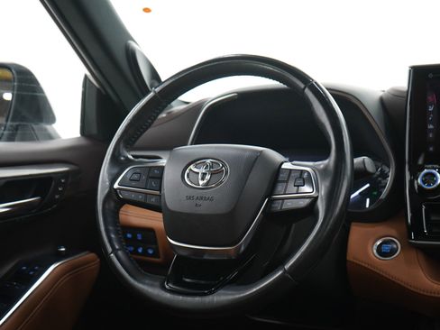 Used 2021 Toyota Highlander Platinum AWD/4WD image 15