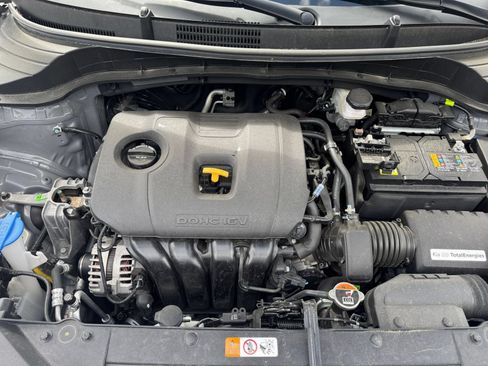 Used 2025 Kia Soul LX w/ LX Technology Package FWD image 30