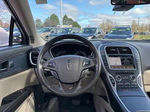 Used 2017 Lincoln MKX Reserve image 17