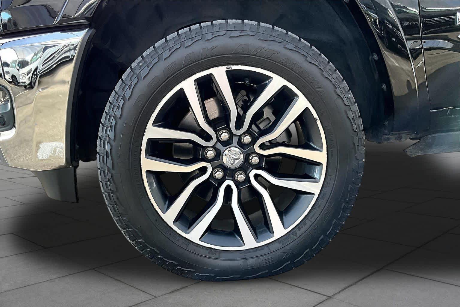 Used 2025 RAM 1500 Limited w/ Off Road Group AWD/4WD image 10