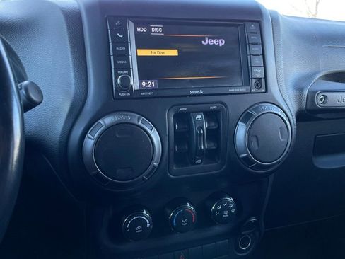 Used 2018 Jeep Wrangler Unlimited Sport S image 16