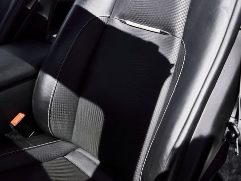Used 2018 Rolls-Royce Dawn RWD image 46