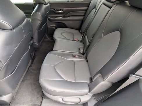 Used 2024 Toyota Grand Highlander AWD image 18