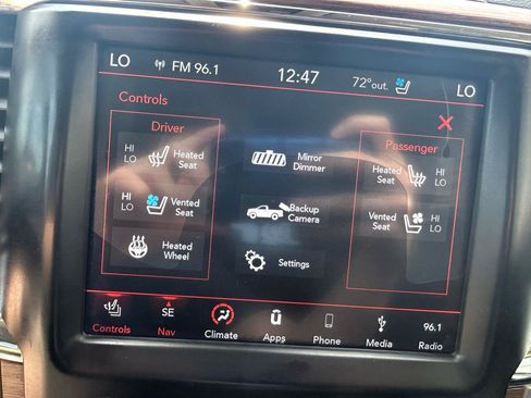 Used 2018 RAM 1500 Laramie w/ Convenience Group AWD/4WD image 24