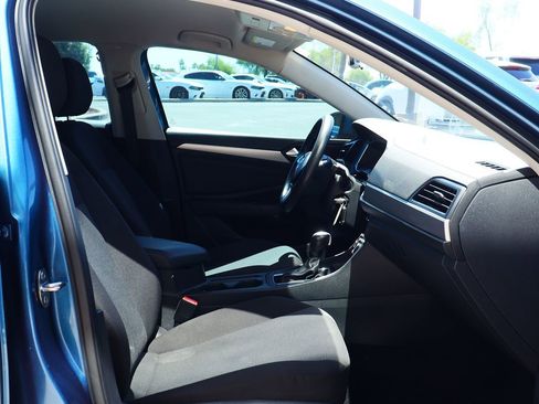 Used 2019 Volkswagen Jetta SE image 30