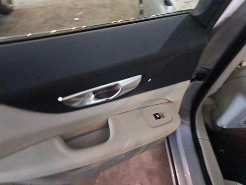 Certified 2025 Volvo S60 B5 Plus AWD/4WD image 16