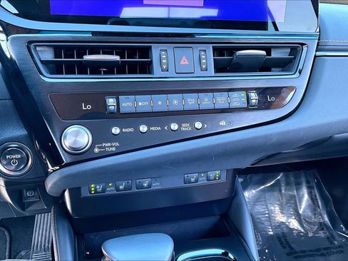 Used 2024 Lexus ES 300h w/ Premium Package FWD image 35