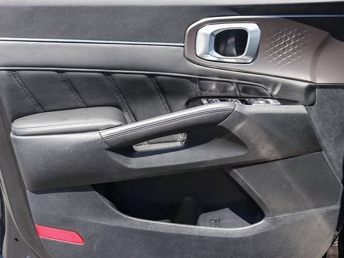 Certified 2025 Kia Sorento SX FWD image 20