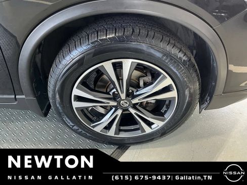 Used 2019 Nissan Rogue SV w/ Premium Package FWD image 44