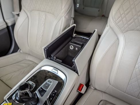 Used 2018 BMW 740i xDrive AWD/4WD image 45
