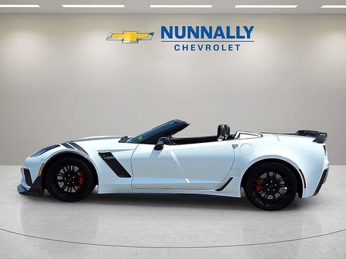 Used 2017 Chevrolet Corvette Z06 RWD image 2