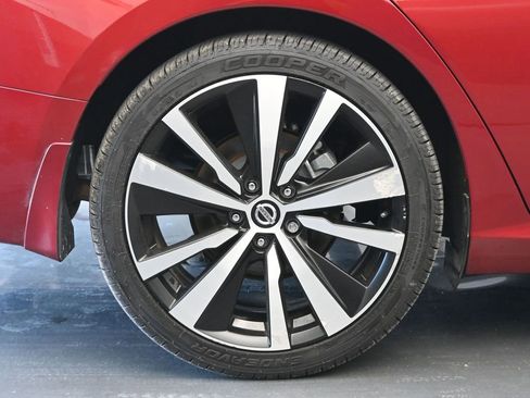 Used 2020 Nissan Altima 2.0 SR image 9