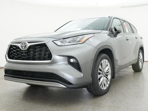 New 2026 Toyota Highlander Platinum AWD/4WD image 32