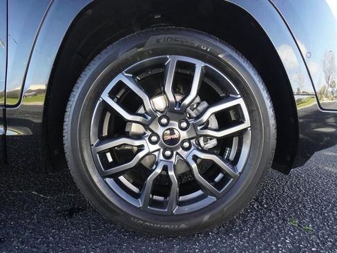 Used 2024 GMC Terrain Denali w/ Black Diamond Edition image 37