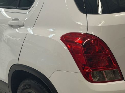 Used 2019 Chevrolet Trax LS image 12