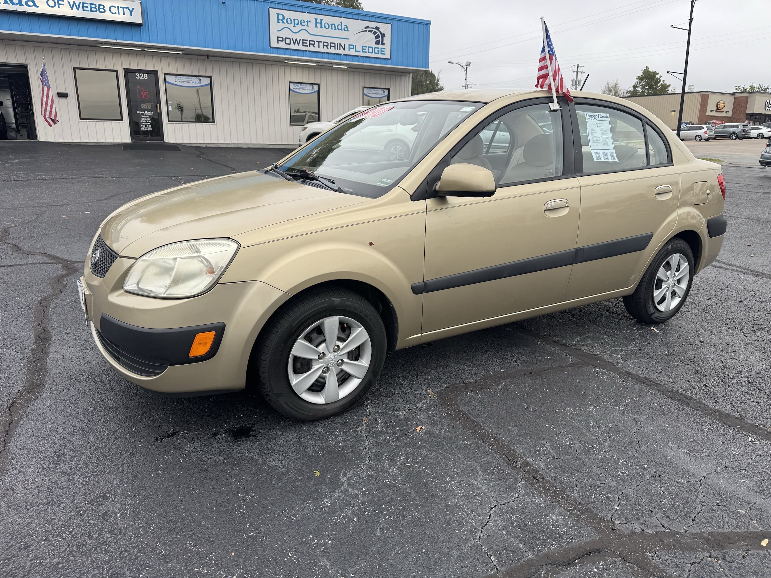 Used 2009 Kia Rio LX FWD image 2