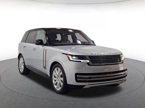 Used 2023 Land Rover Range Rover SE AWD/4WD image 3
