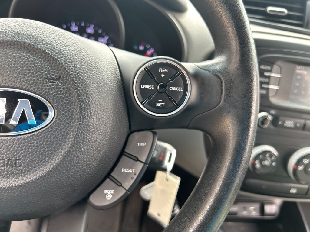 Used 2016 Kia Soul + FWD image 21