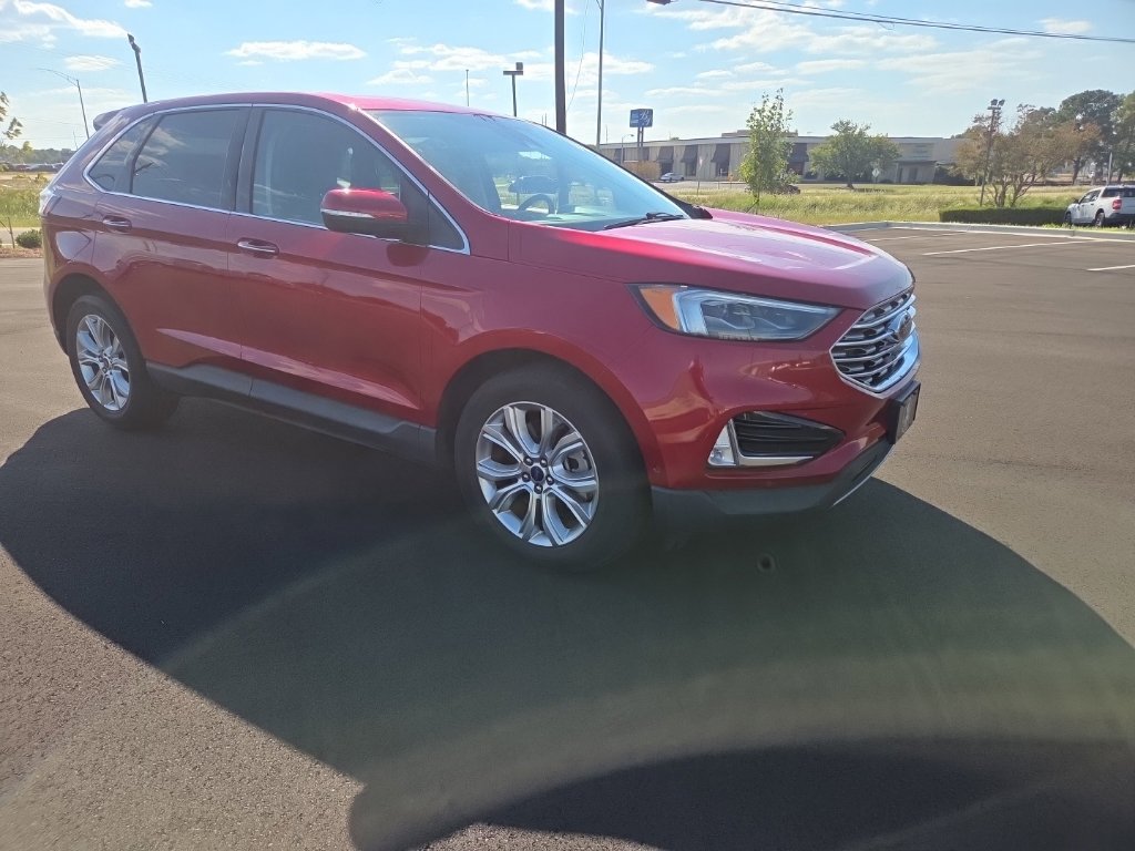 Used 2021 Ford Edge Titanium w/ Equipment Group 301A FWD image 19