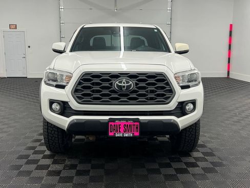 Used 2021 Toyota Tacoma TRD Off-Road w/ TRD Premium Off Road Package image 5